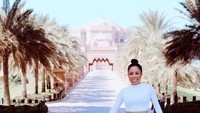 Keshia juga berkunjung ke Emirates Palace, kediaman para Emir Abu Dhabi. (Instagram/Keshia Chante)