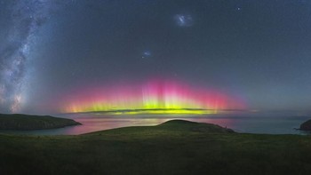 Potret aurora di Sourhern Bays dekat Christchurch, Selandia Baru. Karya Paul Wilson dari Amerika Serikat. Foto: National Maritime Museum