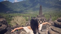 Candi Borobudur di Magelang pun pernah dia sambangi (delliedinda/Instagram)