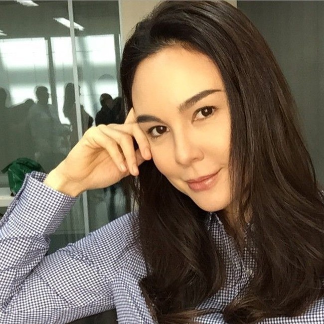 Inilah sosok aktris dan sosialita cantik Filipina Gretchen Barretto yang selama 23 tahun terakhir hidupnya dicap sebagai pelakor. Dia secara terang-terangan menjalin hubungan cinta dengan pria yang masih beristri. Pria itu adalah miliuner Tony Cojuangco. Foto: Instagram