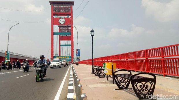 Bukan dari Jerman, Tong Sampah Lokal Berjejer di Palembang