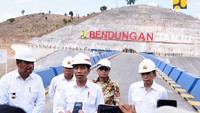 Presiden Joko Widodo (Jokowi) hari ini telah meresmikan selesainya pembangunan Bendungan Tanju di Kabupaten Dompu, Nusa Tenggara Barat (NTB). Pool/Kementerian PUPR.