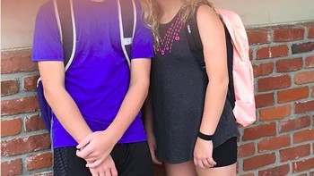 Lagi-lagi, jarinya nutupin kamera. (Foto: Brightside)