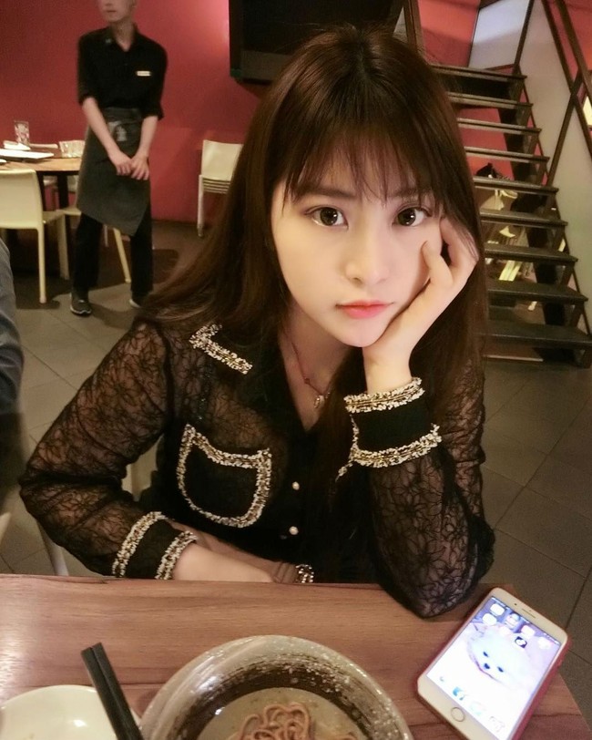 Seorang selebriti di media sosial asal Taiwan ini menarik hampir 300 ribu pengikut dengan penampilannya yang cantik dan bentuk tubuhnya yang indah. Foto: Instagram