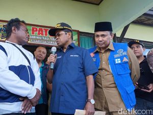 Mensos Serahkan Bantuan ke Warga Korban Gempa NTB