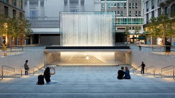Toko ini bernama Apple Piazza Milano. Foto: Apple