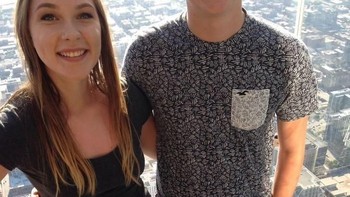 Kasihan kepala pacarnya. (Foto: Brightside)