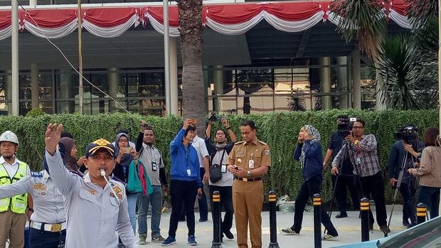 Anies menanyakan kesiapan Pelicans crossing tersebut.