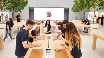 Di toko ini, Apple mempekerjakan 230 staf. Foto: Apple