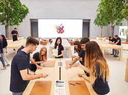 Segarnya Toko Apple di Milan Berdinding Air Mancur