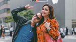 Gaya Maia Estianty Bersama Calon Mantu saat Liburan di Jepang