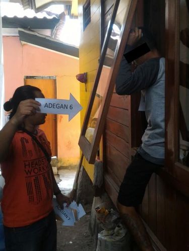 Pelaku membobol kamar turis lewat jendela
