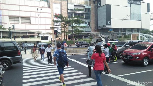 Lampu Pelican Crossing Bundaran HI Kembali Menyala