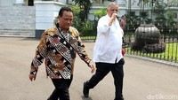Sofyan Basir tampak tergesa-gesa saat tiba di Istana Kepresidenan Bogor, Jawa Barat, Selasa (31/7/2018).