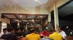 Foto: Gaya Santai Sekjen Parpol Koalisi Saat Dinner dengan Jokowi