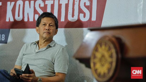 Adu Slogan Jokowi-Prabowo di Mata Rocky dan Adian Napitupulu Adu Slogan Jokowi-Prabowo di Mata Rocky dan Adian Napitupulu