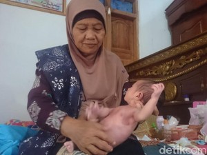 Menabung Belasan Tahun, Akhirnya Dukun Bayi di Pati Ini Naik Haji