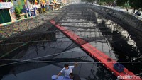 Teknologi nano bubble menciptakan gelembung di dalam air. Gelembung-gelumbung tercipta membuat oksigen di dalam air meningkat sehingga ekosistem di kali dapat hidup kembali.