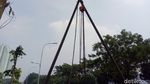 Foto: Tiang Halang Rintang di Jalur Sepeda Gate GBK Dicabut