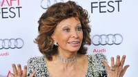 Pada tahun 1982, Sophia Loren menjalani hukuman penjara 17 hari selama 30 hari karena penggelapan pajak. Istimewa/gobankingrates.com