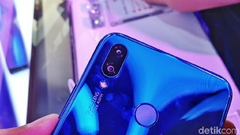 Di bagian belakang, Huawei memasang kamera berukuran 16 MP dan 2 MP. (Foto: detikINET/Adi Fida Rahman)