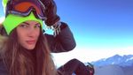 Foto: Travelingnya Model Cantik Pacar Valentino Rossi