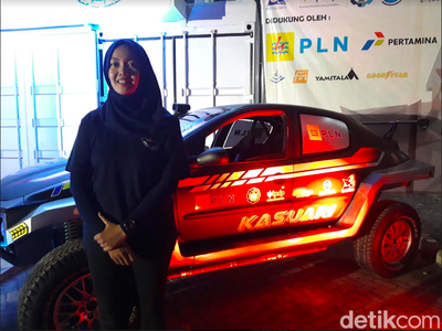 Mahasiswi Cantik Perancang Mobil Listrik ITS