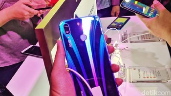 Huawei menyematkan baterai berkapasitas 3.340 mAh. (Foto: detikINET/Adi Fida Rahman)