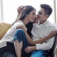 Konsep foto yang kasual sukses mengangkat percintaan keduanya yang sederhana tanpa drama. (Foto: Instagram/alexzulfikarlalisang)