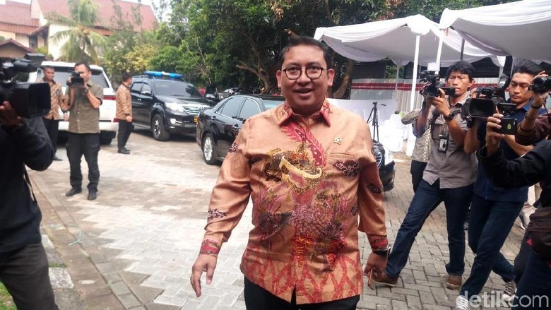 Ikut Kunjungi Neno, Fadli Zon: Jangan Sampai Persekusi Terulang Ikut Kunjungi Neno, Fadli Zon: Jangan Sampai Persekusi Terulang