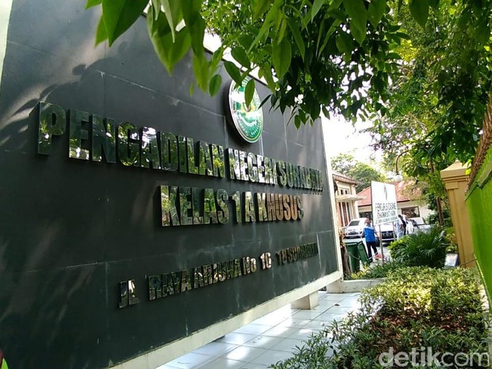 Pengadilan Negeri (PN) Surabaya Jalan Arjuno