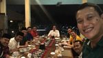Foto: Gaya Formal Koalisi Prabowo vs Santainya Koalisi Jokowi