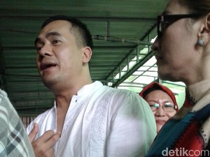 Dikepung Fans & Mantan, Begini Saipul Jamil Rayakan HUT di Lapas Cipinang