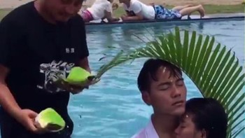 Cuma di kolam renang saja. Foto: 9gag