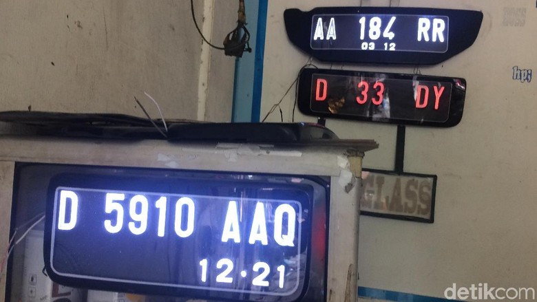 Pelat Nomor Nyala Pelat Nomor Nyala
