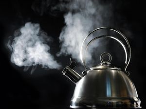 Udara Panas Orang di Hong Kong  Pilih Minum Air Hangat, Ini Sebabnya
