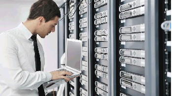 Information Security Engineer yang rata-rata bergaji USD 131.300 (sekitar Rp 1,8 miliar) per tahun. Teknisi ini bekerja untuk melindungi data dan aset perusahaan dari ancaman bahaya, seperti dari peretas. Foto: Techsciart via Business Insider