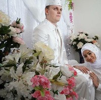 Wanita berusia 22 tahun ini dinikahi oleh pria bernama Jarrand Haris Prestvik Vandvik pada April 2018 di Stavanger, Norwegia. Sementara itu, pesta pernikahan diadakan di Aceh Utara pada minggu lalu (22/7/2018). Foto: Instagram