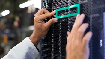Data Warehouse Architect yang rata-rata bergaji USD 154.800 (sekitar Rp 2,3 miliar) per tahun. Posisi ini bertanggung jawab untuk mengawasi seluruh data yang dimiliki perusahaan dan mempersiapkannya untuk dianalisis. Foto: Hewlett Packard Enterprise via Business Insider