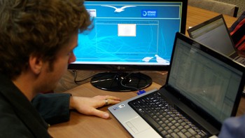 Software Engineering Manager yang rata-rata bergaji USD 163.500 (sekitar Rp 2,4 miliar) per tahun. Manajer ini akan memimpin tim yang ditugaskan untuk mengembangkan dan menguji coba perangkat lunak milik perusahaan. Foto: Flickr via Business Insider