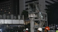 JPO ini dirobohkan karena akan dibuat pelican crossing.
