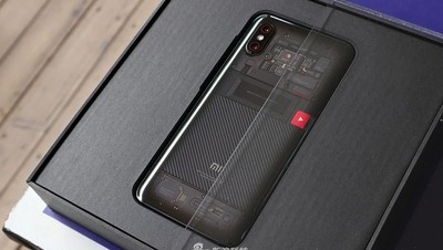 Penampakan Ponsel Paling Gahar Xiaomi Berbodi Transparan