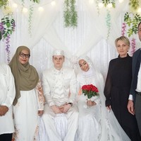 Kisah cinta mereka pun membuat banyak netizen kagum dan baper karena melihat kegigihan Jarrand yang rela berpindah keyakinan demi mendapatkan Syahira. Foto: Instagram