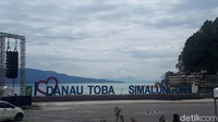 Sementara itu, Bupati Toba Samosir Darwin Siagian mengatakan masyarakat menyambut baik adanya kapal tersebut. Darwin mengungkapkan, Ihan Batak adalah ikan asli yang berada di Danau Toba, namun sudah sulit ditemukan. (Mercy Raya/detikSport)