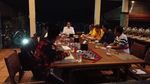 Foto: Gaya Santai Sekjen Parpol Koalisi Saat Dinner dengan Jokowi