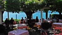 Restoran di tepi danau dengan pemandangan cantik (Eka Yulia/dTraveler) 