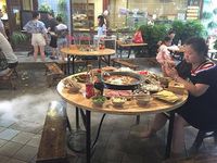 Keren! Berkat Ide Ini, Restoran Hot Pot Tetap Ramai Meski Cuaca Terik