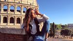 Foto: Travelingnya Model Cantik Pacar Valentino Rossi