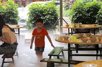 Keren! Berkat Ide Ini, Restoran Hot Pot Tetap Ramai Meski Cuaca Terik