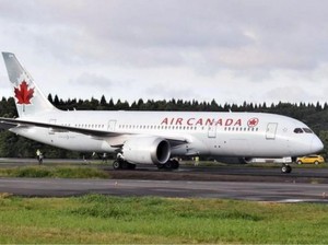 Ada Pesawat Salah Masuk, Landasan Bandara Narita Sempat Ditutup